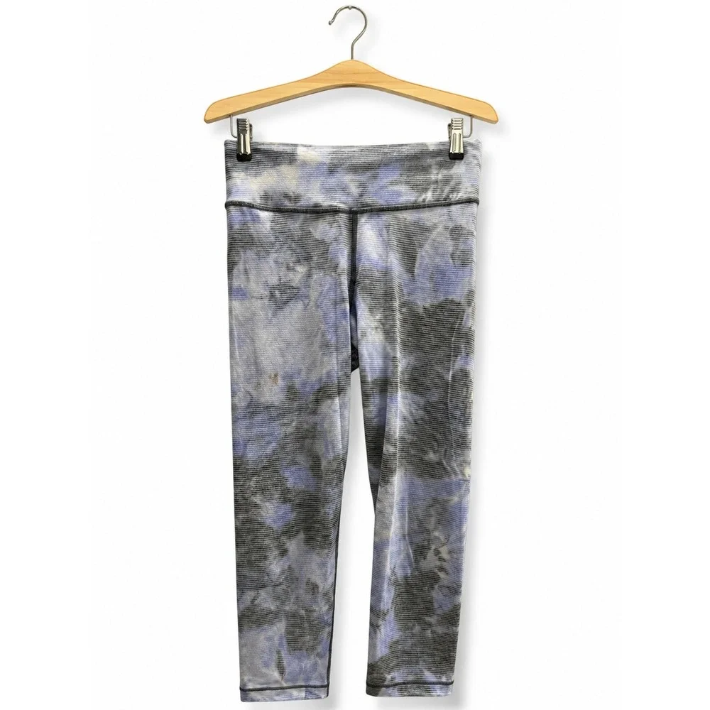 Athleta Girl Chit Chat Capri Textured Leggings Blue Gray Striped Print Kids L 12